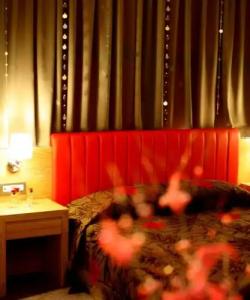 Alexandros Boutique - 129