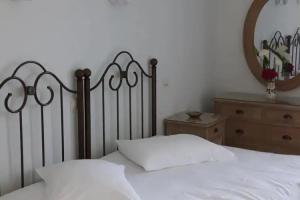 Minoa Hotel, Naousa
