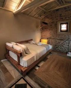 Byzantino Boutique - 111