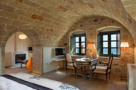 Moni Emvasis Luxury Suites - 52