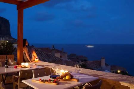 Moni Emvasis Luxury Suites - 24