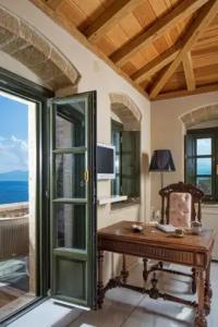 Moni Emvasis Luxury Suites - 71