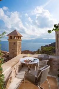 Moni Emvasis Luxury Suites - 31