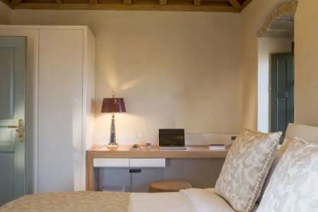 Moni Emvasis Luxury Suites - 41
