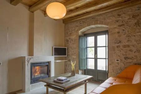 Moni Emvasis Luxury Suites - 61
