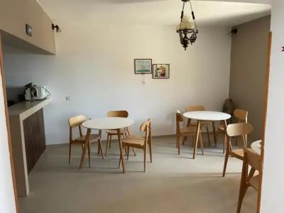 The Schoolmistress With The Golden Eyes, studios & rooms - 17