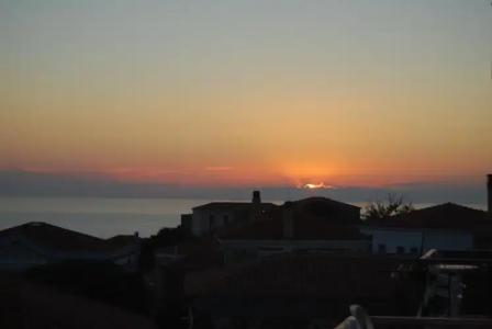 The Schoolmistress With The Golden Eyes, studios & rooms - 5