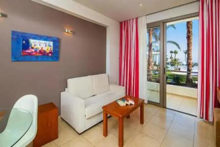 Royal Heights Resort Villas & Spa - 81