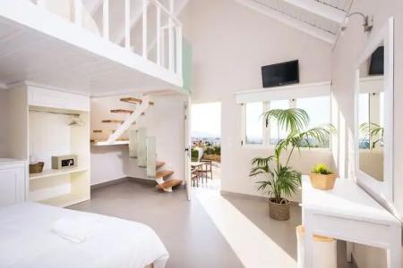 Notos Heights & Suites - 331