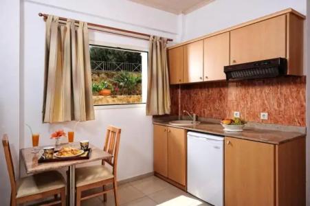 Notos Heights & Suites - 26