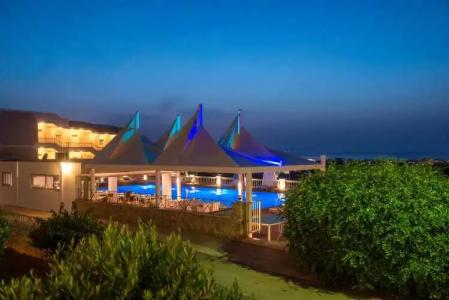 Notos Heights & Suites - 201