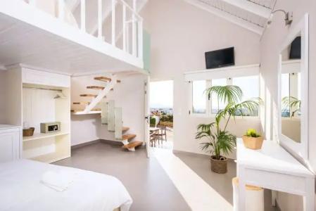 Notos Heights & Suites - 321