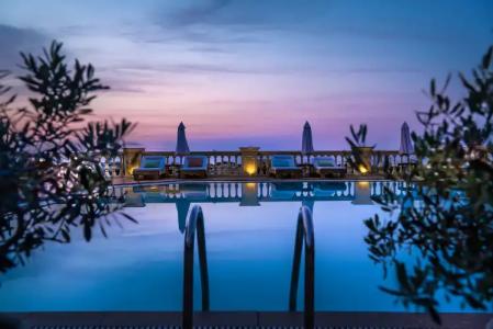 Notos Heights & Suites - 14