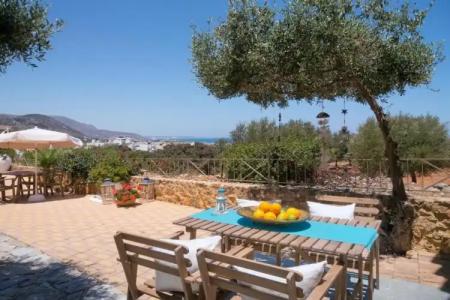 Notos Heights & Suites - 328