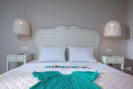 Notos Heights & Suites - 290