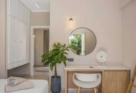 Notos Heights & Suites - 204