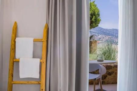 Notos Heights & Suites - 251