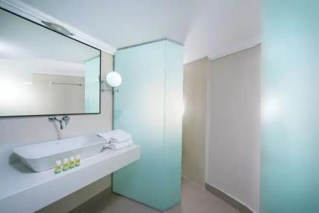 Notos Heights & Suites - 325