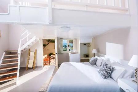 Notos Heights & Suites - 324