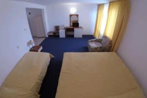 Hotel Lotos, Kiten