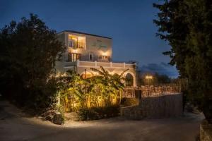 La Signora Hotel, Lourdhata