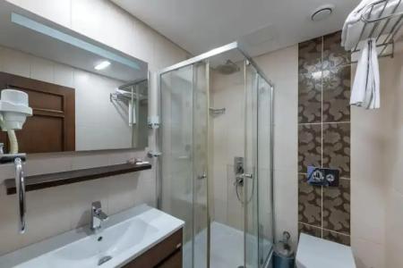 Aristocrat - 8