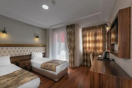 Aristocrat - 36