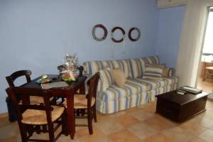 Apelon Tiritas Villas, Leonidion