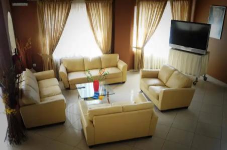 Triton Boutique - 15