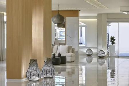 Vasia Boulevard (Adults Only)