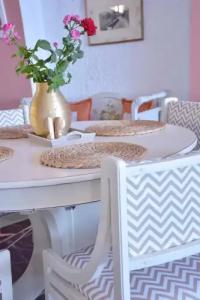 Vasia Boulevard (Adults Only) - 26