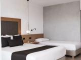 Double room with pool/garden view