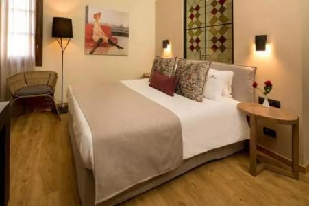 ELG Contessa Boutique - 26