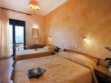 Standard Triple room with sea view
