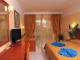 Standard Double room with partial sea view