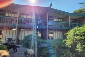 Tiki Village Inn, Vernon