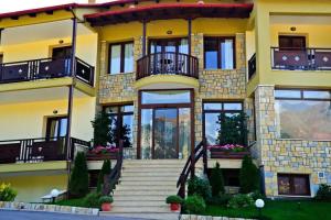 Melegos Inn Hotel, Karpenision