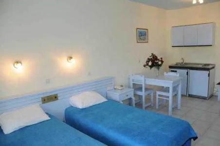 Regina Studios & - 4