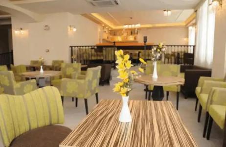 Regina Studios & - 18