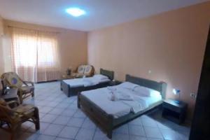 Hotel Zeus, Karistos