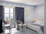 Family Sharing Pool Suite Sea View