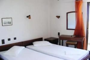 Niko Hotel, Kanali