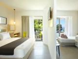 Standard Triple room with garden view