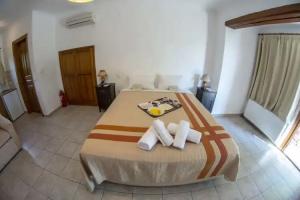 Hotel Alkifron, Kala Nera