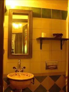 Mythos Guesthouse - 8