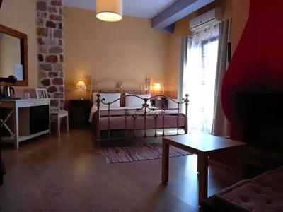 Mythos Guesthouse - 14