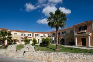 Elanthi Village Apartments, Kalamakion