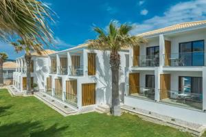 Crystal Beach Hotel, Kalamakion