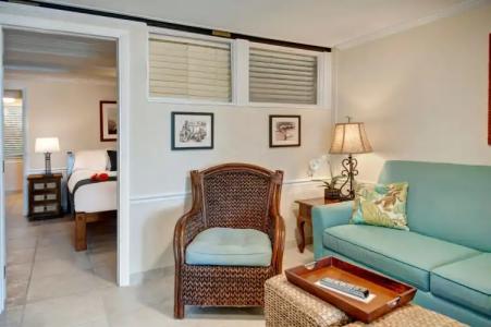 Coconut Palm Inn - 2