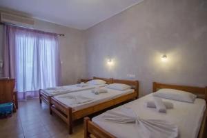 George & Irene Hotel, Ios Chora